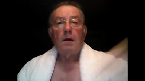 Snapshot of jahanc01 chatting on 10.13.25 Malko online show from 10.13.25