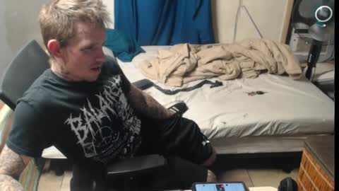 showingitoff online show from 11.10.25