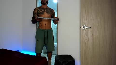 Santiago online show from 02.04.25