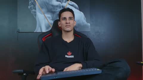 Snapshot of jakemoxley chatting on 09.13.25 JakeMoxley online show from 09.13.25