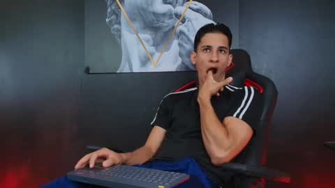 Snapshot of jakemoxley chatting on 09.26.25 JakeMoxley online show from 09.26.25