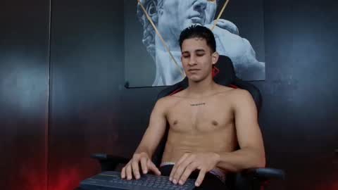 Snapshot of jakemoxley chatting on 10.07.25 JakeMoxley online show from 10.07.25