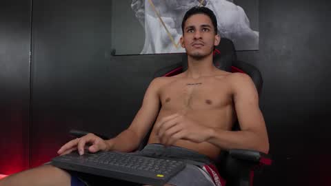 Snapshot of jakemoxley chatting on 11.20.25 JakeMoxley online show from 11.20.25