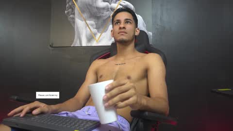 Snapshot of jakemoxley chatting on 11.25.25 JakeMoxley online show from 11.25.25