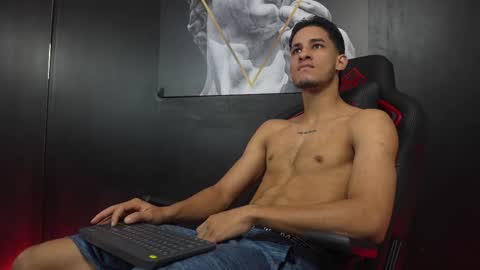 Snapshot of jakemoxley chatting on 11.27.25 JakeMoxley online show from 11.27.25