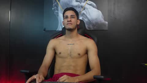 Snapshot of jakemoxley chatting on 12.01.25 JakeMoxley online show from 12.01.25