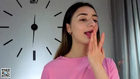 Snapshot of jaleesasahler chatting on 11.25.25 Iris online show from 11.25.25