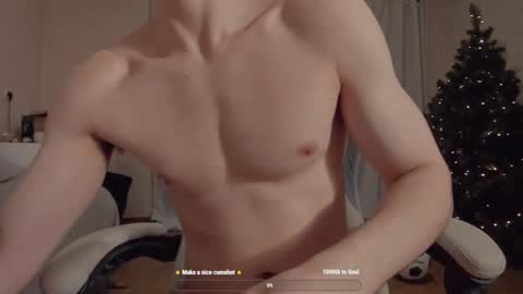 Snapshot of jame_flow chatting on 12.11.24 Hey there Im Jame online show from 12.11.24