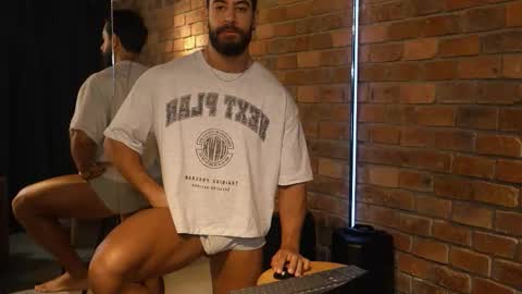 Snapshot of james_axel chatting on 10.13.25 James Axel online show from 10.13.25