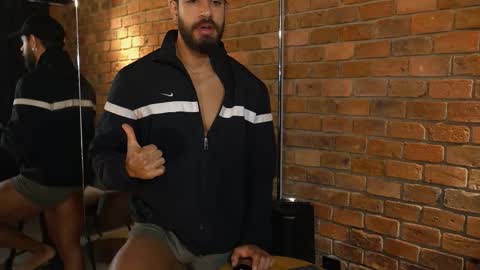 Snapshot of james_axel chatting on 10.29.25 James Axel online show from 10.29.25