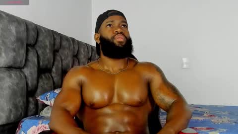 Snapshot of james_bbcmuscle chatting on 09.10.25 James BBC online show from 09.10.25