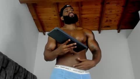 Snapshot of james_bbcmuscle chatting on 10.04.25 James BBC online show from 10.04.25