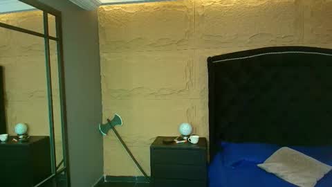 Snapshot of jamesgolden_ chatting on 12.05.25 jamesgolden_ online show from 12.05.25