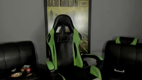 Jamesinked  online show from 02.26.25