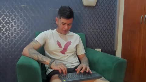 Jamesinked  online show from 10.06.25