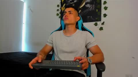 Jamess hott online show from 02.03.25