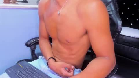 Jamesshott  online show from 01.07.26