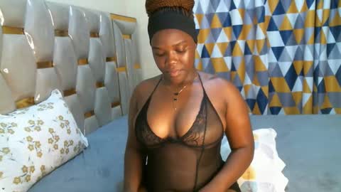 Snapshot of jamiethemermaid chatting on 10.19.25 jamiethemermaid online show from 10.19.25