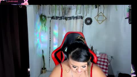 Snapshot of jan_milkhot chatting on 12.30.24 jan_milkhot online show from 12.30.24