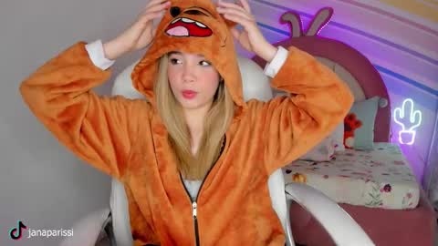 Snapshot of jana_parissi chatting on 12.17.25 Jana online show from 12.17.25