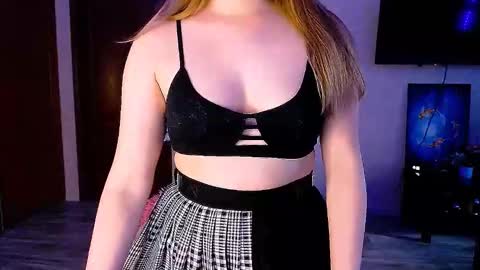 Snapshot of janeblossomhot chatting on 10.11.25 Jane online show from 10.11.25