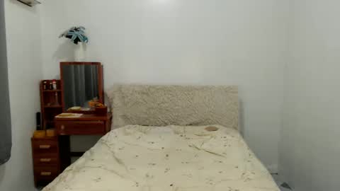 Snapshot of janelovers chatting on 02.24.26 janelovers online show from 02.24.26