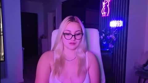 Snapshot of janemiss chatting on 11.05.25 Jane online show from 11.05.25