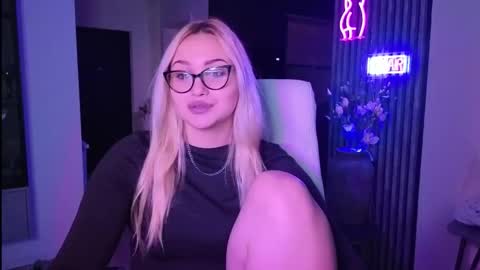 Snapshot of janemiss chatting on 11.06.25 Jane online show from 11.06.25