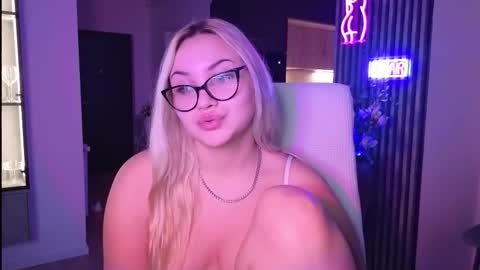 Snapshot of janemiss chatting on 11.18.25 Jane online show from 11.18.25