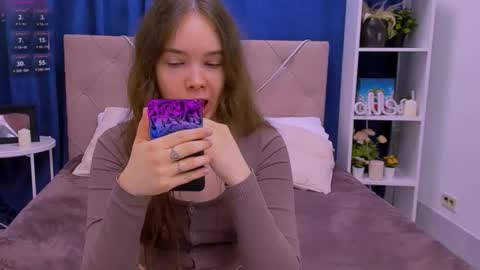 Snapshot of janenichols chatting on 01.18.26 Jane online show from 01.18.26