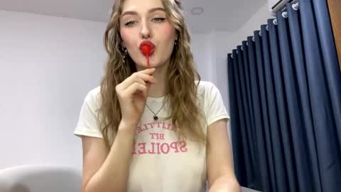 Janie online show from 04.22.26