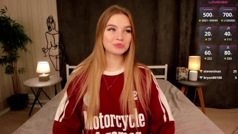 Day Alice Night Stella online show from 12.29.24