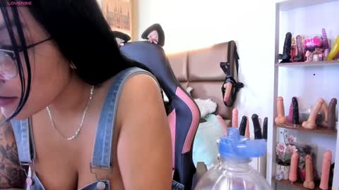 Snapshot of janette_rider_ chatting on 01.30.25 Janette online show from 01.30.25