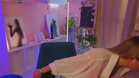 Hi Im Alice and here youll find something online show from 10.23.25