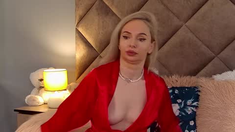 Snapshot of jaquelinemerlot chatting on 12.03.24 jaquelinemerlot online show from 12.03.24