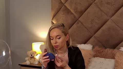 Snapshot of jaquelinemerlot chatting on 12.10.24 jaquelinemerlot online show from 12.10.24