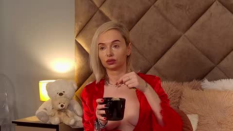 Snapshot of jaquelinemerlot chatting on 12.18.24 jaquelinemerlot online show from 12.18.24