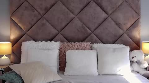 Snapshot of jaquelinemerlot chatting on 10.08.25 jaquelinemerlot online show from 10.08.25