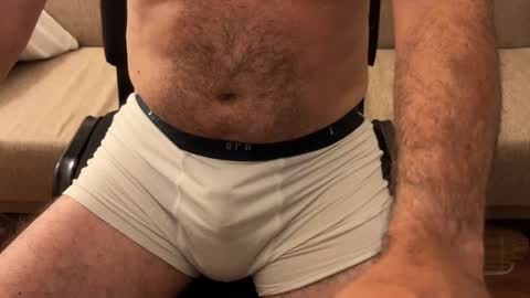 Snapshot of jarabedecereza chatting on 02.25.25 MRA online show from 02.25.25