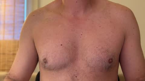 Snapshot of jarabedecereza chatting on 10.14.25 MRA online show from 10.14.25