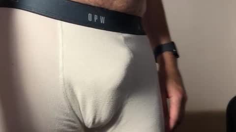 Snapshot of jarabedecereza chatting on 10.23.25 MRA online show from 10.23.25