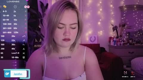 Snapshot of jarehn chatting on 09.10.25 Jaren online show from 09.10.25