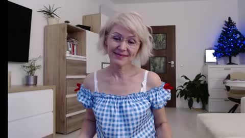 Snapshot of jasmin18v chatting on 12.05.24 Jasmin room for people 40 online show from 12.05.24