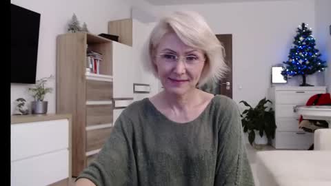 Snapshot of jasmin18v chatting on 12.08.24 Jasmin room for people 40 online show from 12.08.24