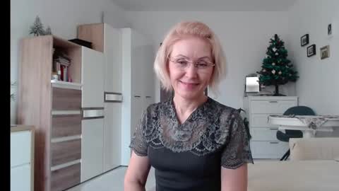 Snapshot of jasmin18v chatting on 12.29.24 Jasmin room for people 40 online show from 12.29.24