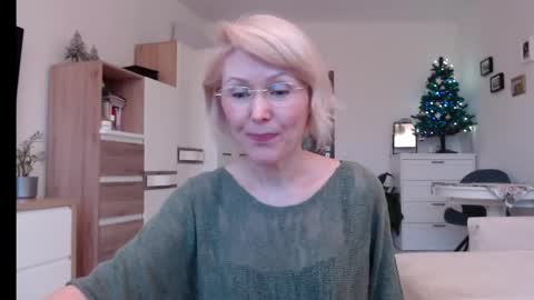 Snapshot of jasmin18v chatting on 01.06.25 Jasmin room for people 40 online show from 01.06.25
