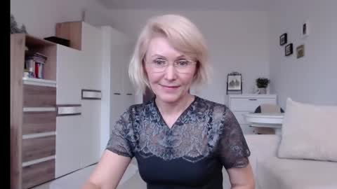 Snapshot of jasmin18v chatting on 01.15.25 Jasmin room for people 40 online show from 01.15.25