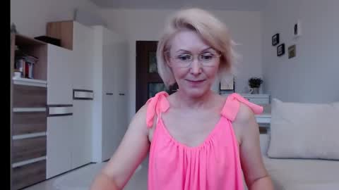 Snapshot of jasmin18v chatting on 01.18.25 Jasmin room for people 40 online show from 01.18.25