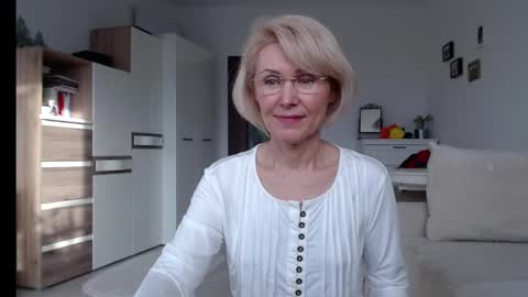 Snapshot of jasmin18v chatting on 02.02.25 Jasmin room for people 40 online show from 02.02.25