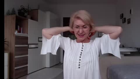 Snapshot of jasmin18v chatting on 02.24.25 Jasmin room for people 40 online show from 02.24.25